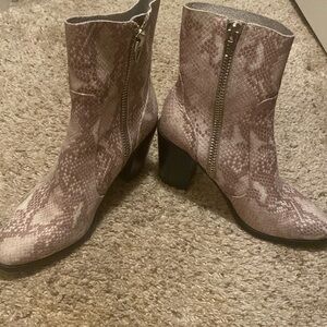 Dolce Vita real Leather Ankle Boots